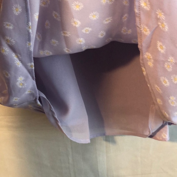 💥3/$40💥Purple Daisy Print Flowy Tank. Size medium - Picture 4 of 4